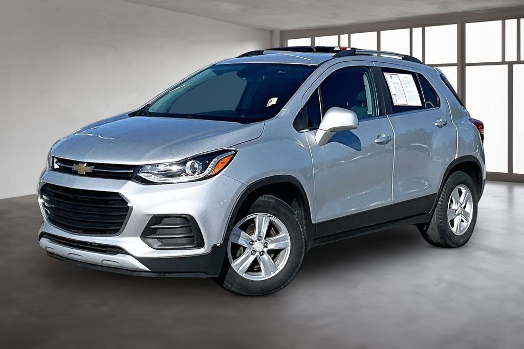 Used 2017 Chevrolet Trax LT FWD image 2