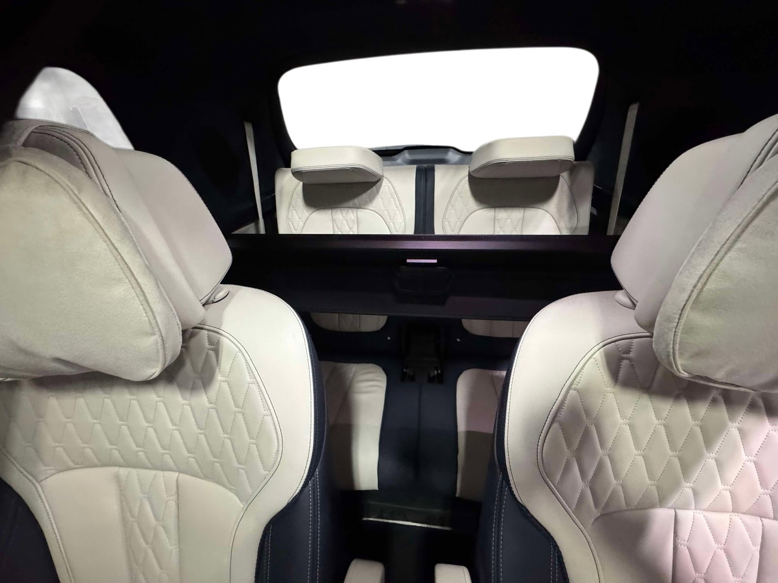 Used 2020 BMW X7 M50i image 16