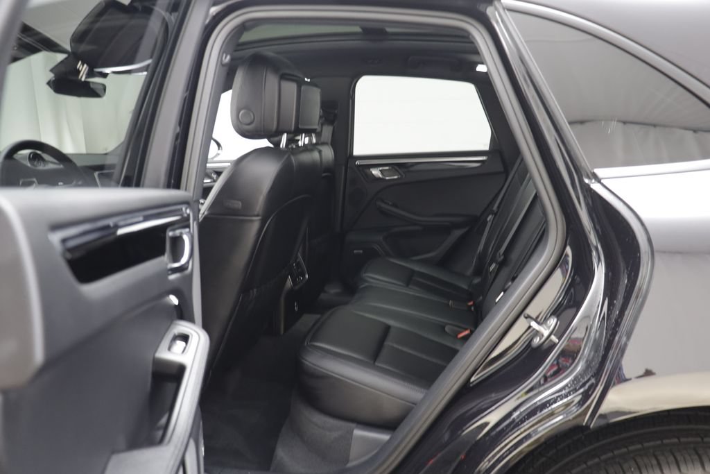 Used 2024 Porsche Macan AWD/4WD image 15