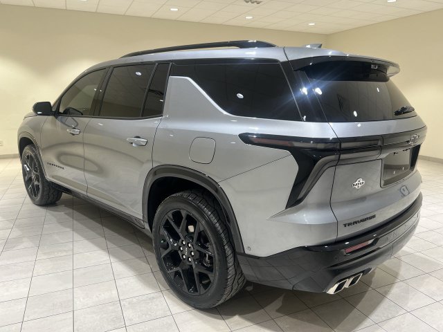 Used 2025 Chevrolet Traverse RS w/ LPO, Roadside Safety Package FWD image 3