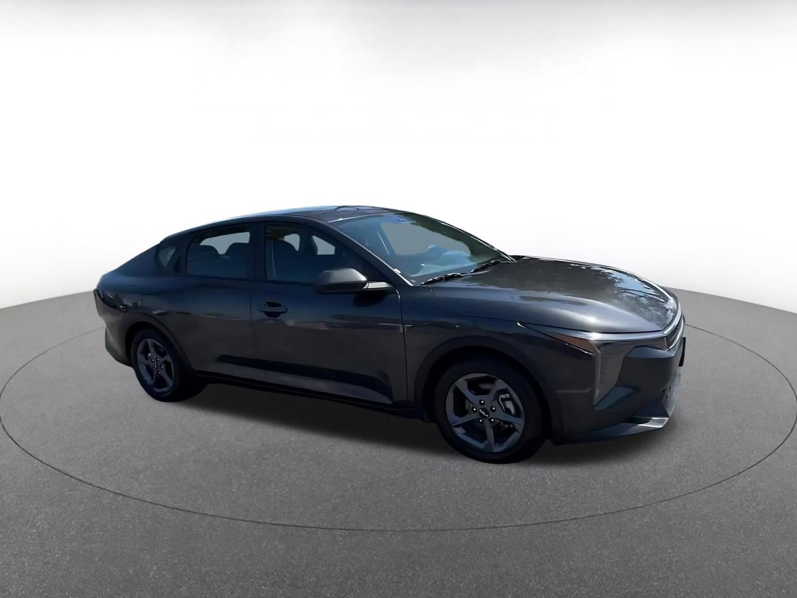 Used 2025 Kia K4 FWD image 2