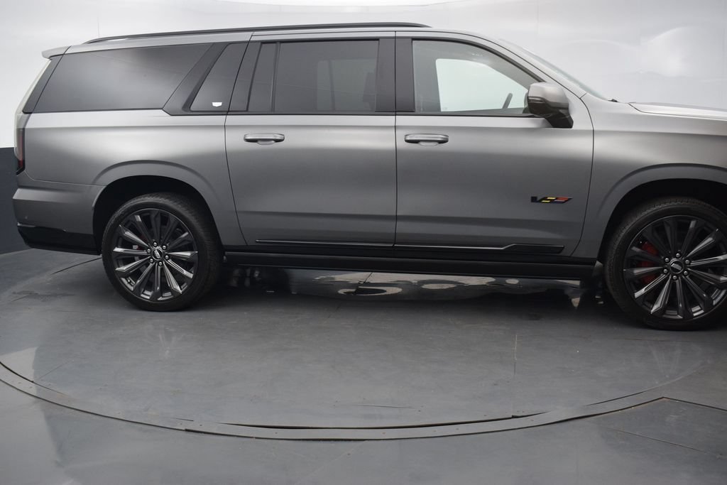 Certified 2026 Cadillac Escalade ESV V AWD/4WD image 7