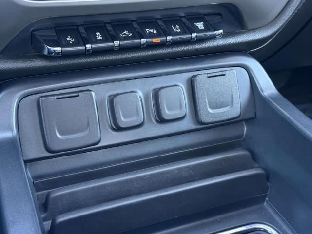 Used 2018 GMC Sierra 3500 Denali w/ Duramax Plus Package AWD/4WD image 31