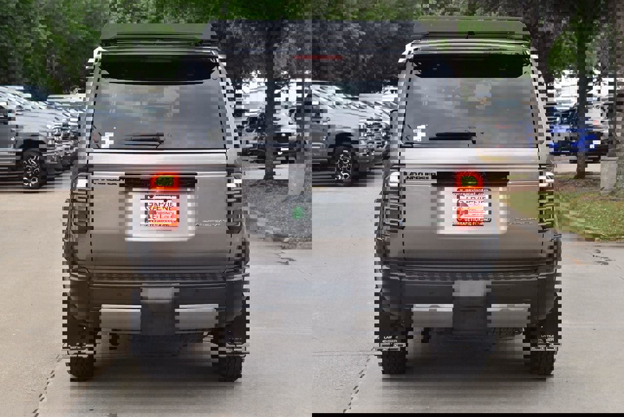 Used 2024 Toyota Land Cruiser image 9