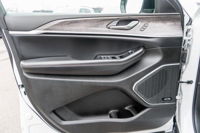 Used 2024 Jeep Grand Cherokee Limited 4xe w/ Luxury Tech Group II image 18