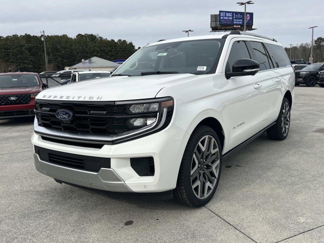 New 2026 Ford Expedition Max Platinum w/ Platinum Ultimate Package AWD/4WD image 3