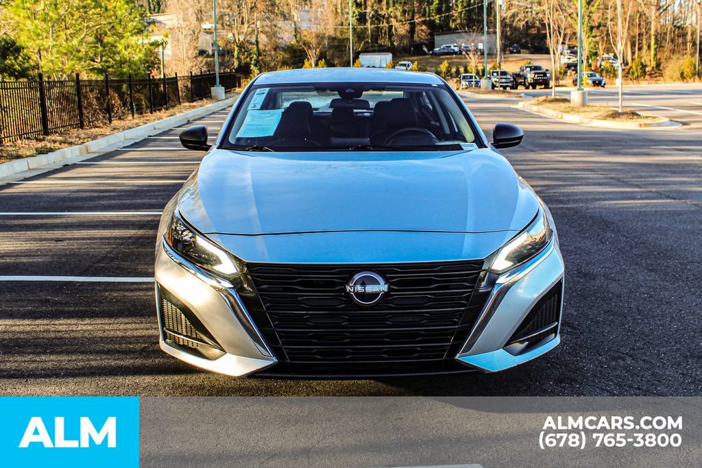 Used 2024 Nissan Altima 2.5 SV FWD image 10