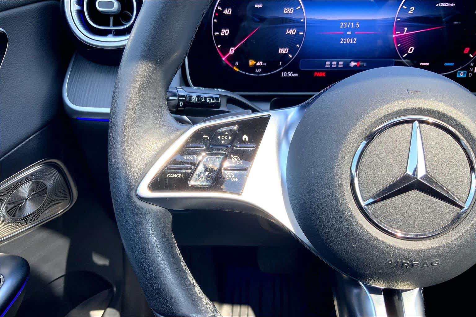 Used 2025 Mercedes-Benz GLC 300 4MATIC image 24