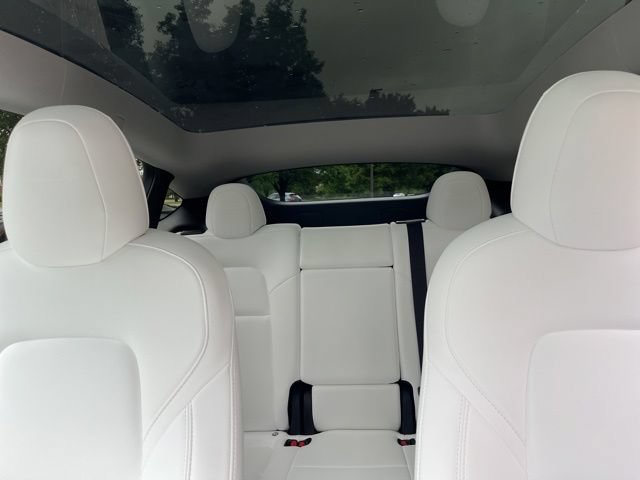 Used 2023 Tesla Model Y Performance AWD/4WD image 18