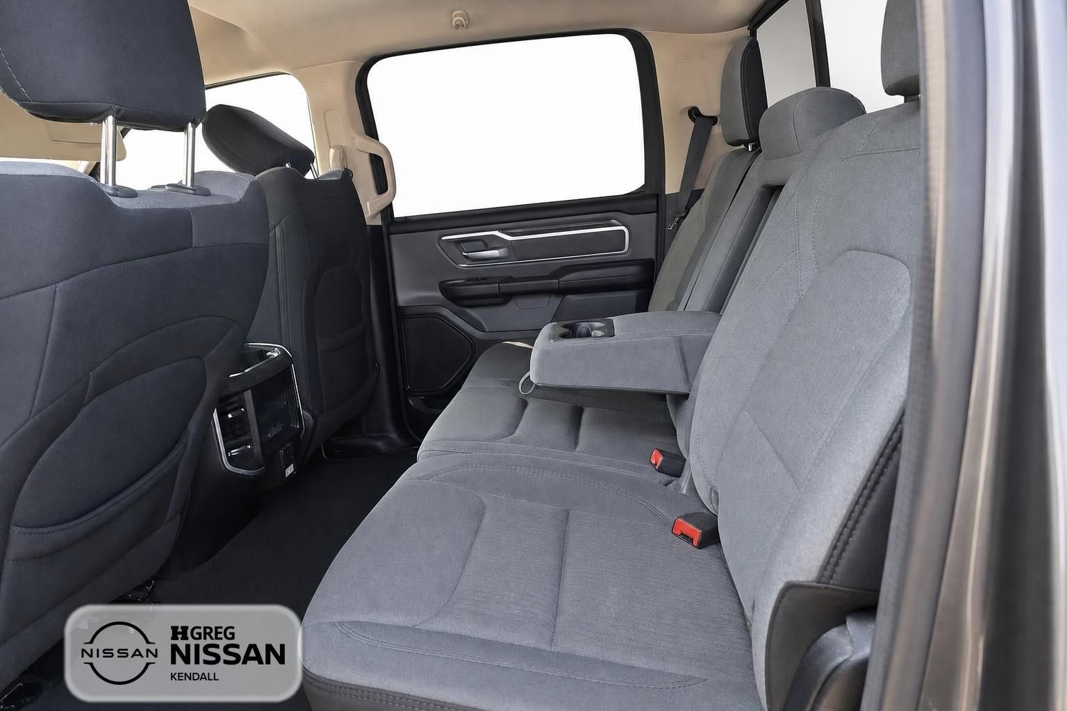 Used 2020 RAM 1500 4x4 Crew Cab image 9