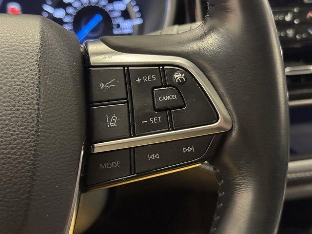 Used 2021 Toyota Highlander Limited AWD/4WD image 23