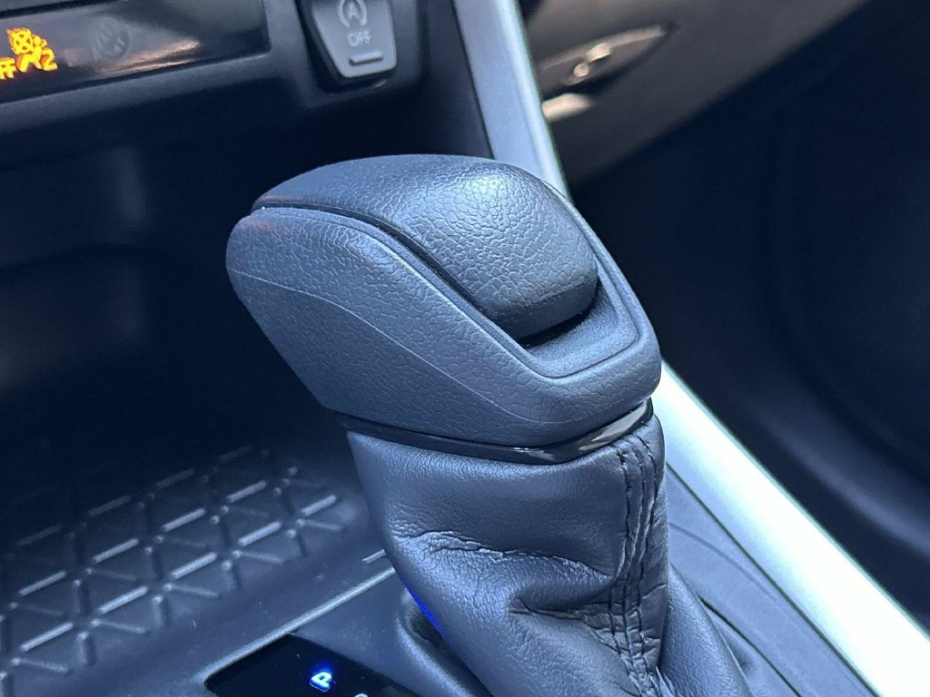 Used 2025 Toyota RAV4 LE FWD image 39
