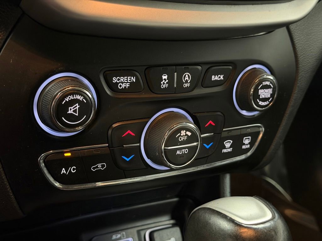 Used 2016 Jeep Cherokee Trailhawk w/ Comfort/Convenience Group image 31