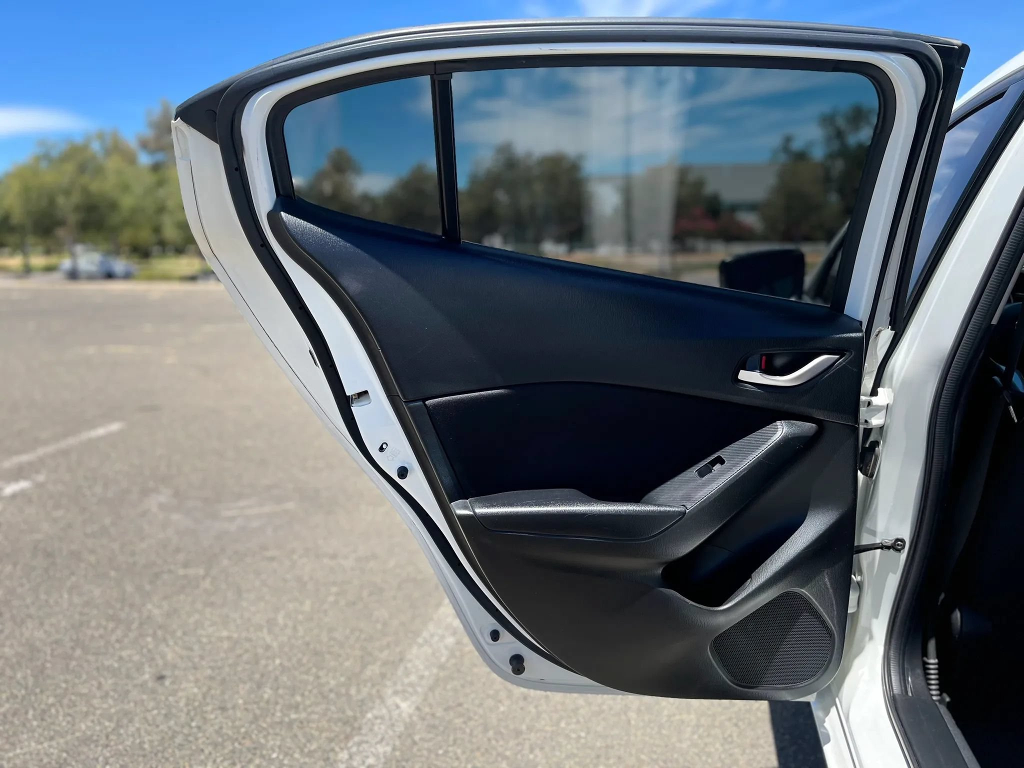 Used 2014 MAZDA MAZDA3 i Touring FWD image 12