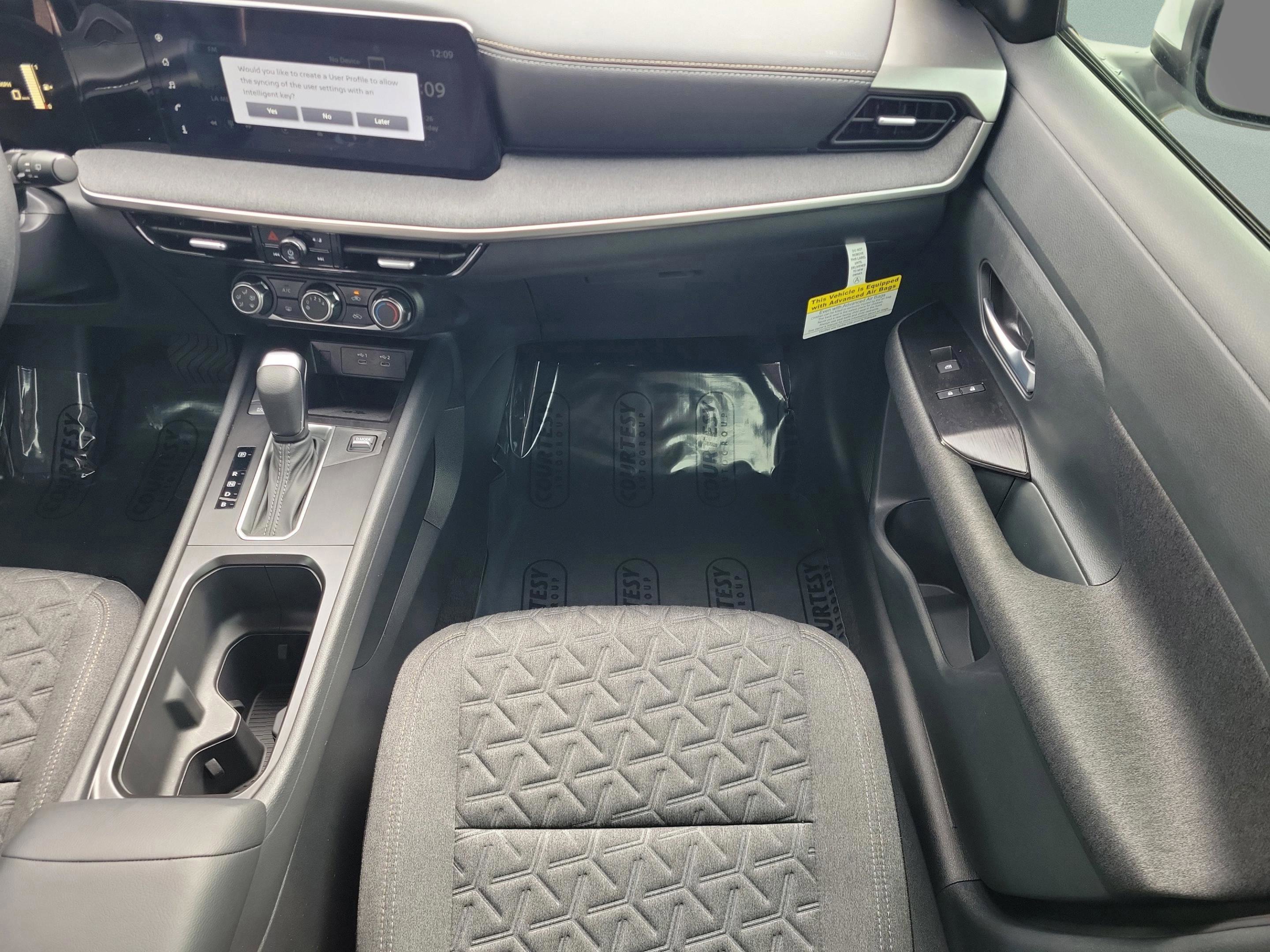 Certified 2025 Nissan Kicks SV image 22