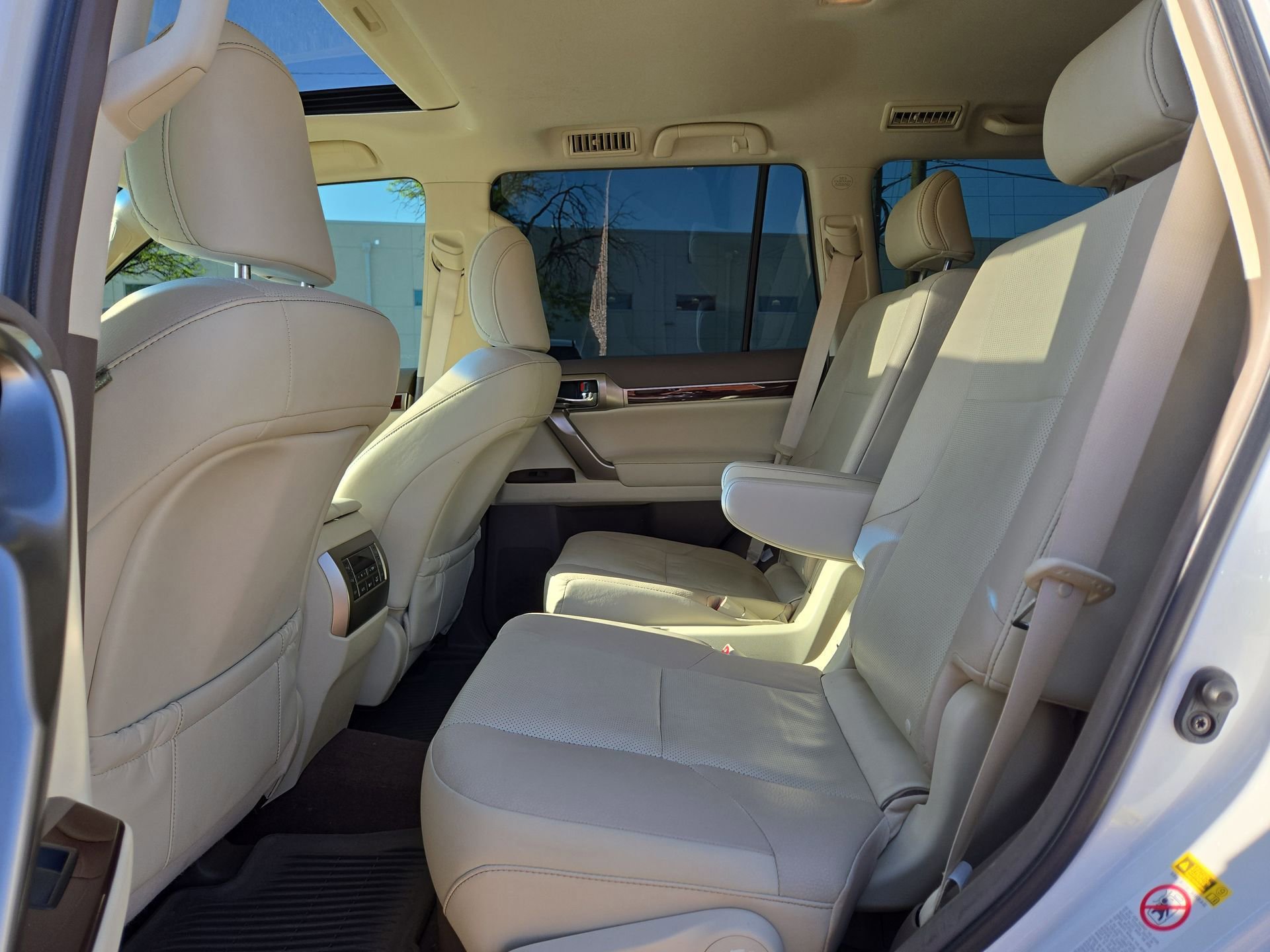 Used 2017 Lexus GX 460 Premium image 13