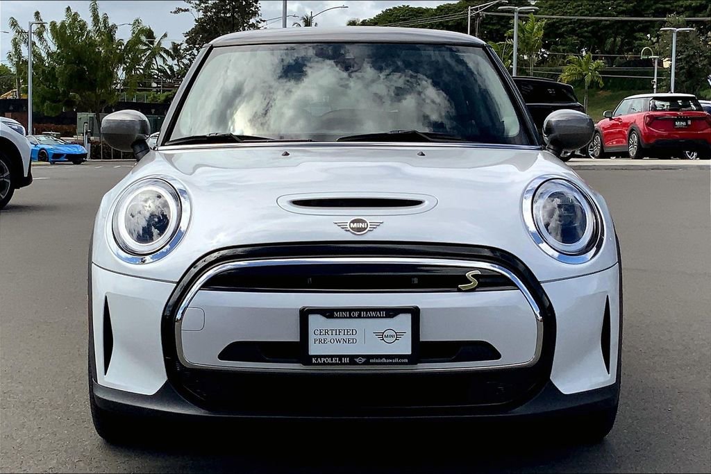 Certified 2024 MINI Cooper SE image 4