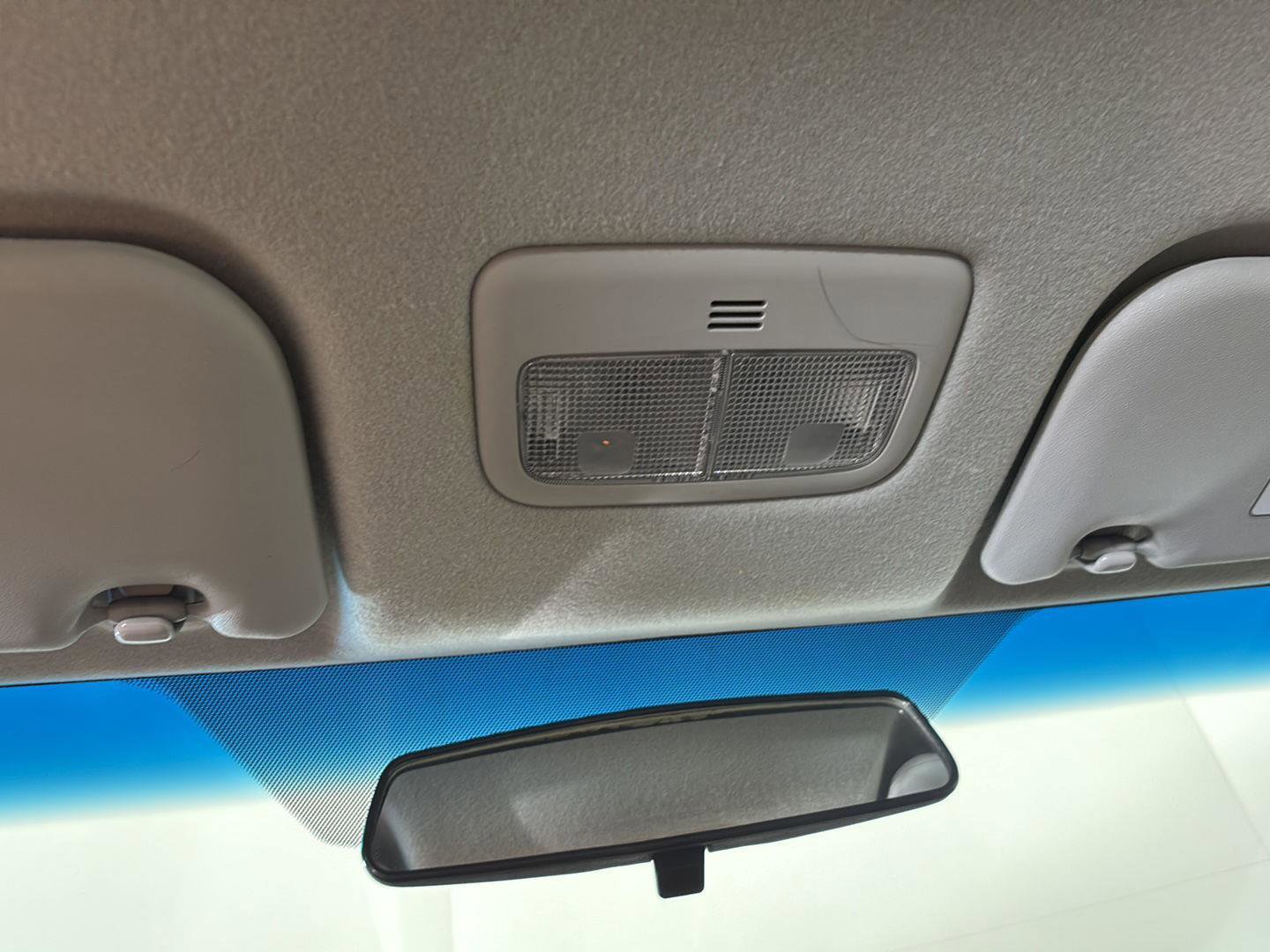 Used 2013 Toyota Corolla LE FWD image 34