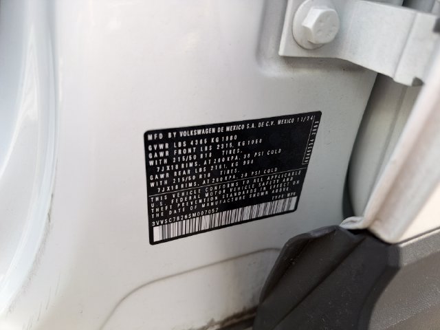 Used 2025 Volkswagen Taos SE FWD image 26