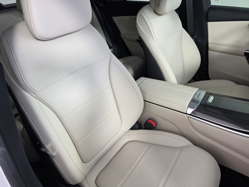 Certified 2025 Mercedes-Benz GLC 300 image 29