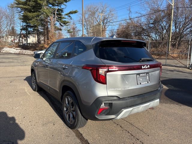 Used 2024 Kia Seltos LX image 4