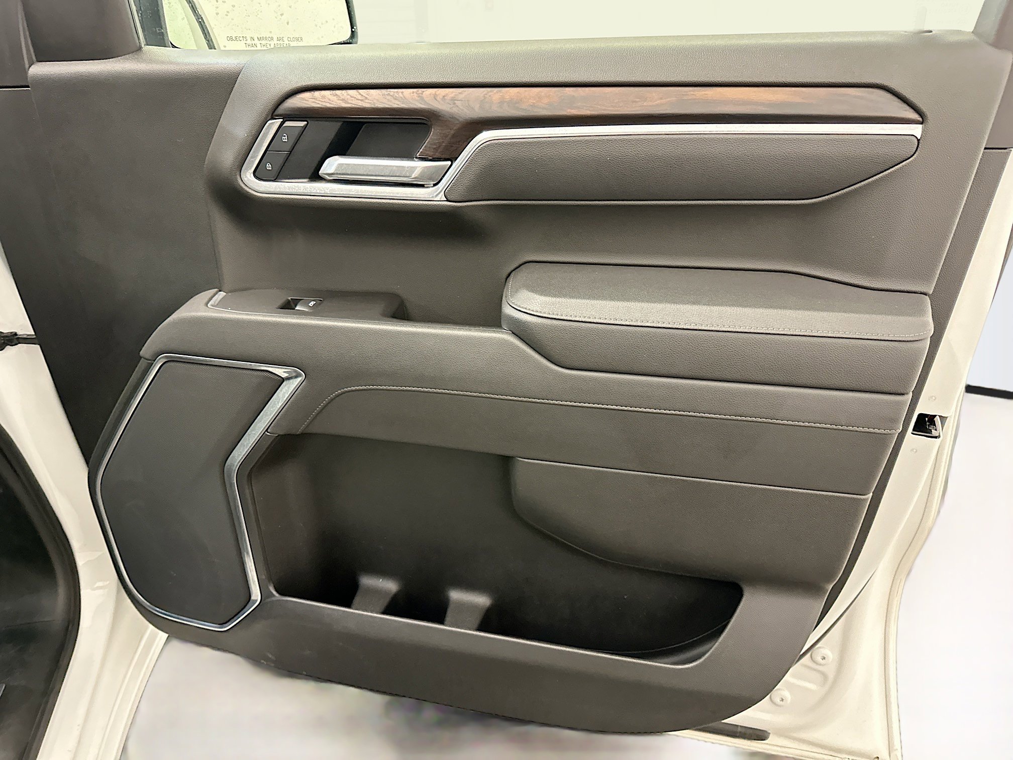Used 2025 GMC Sierra 1500 SLT AWD/4WD image 33