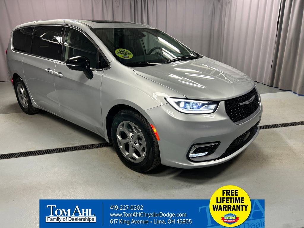 Used 2024 Chrysler Pacifica Limited FWD 360° Tour