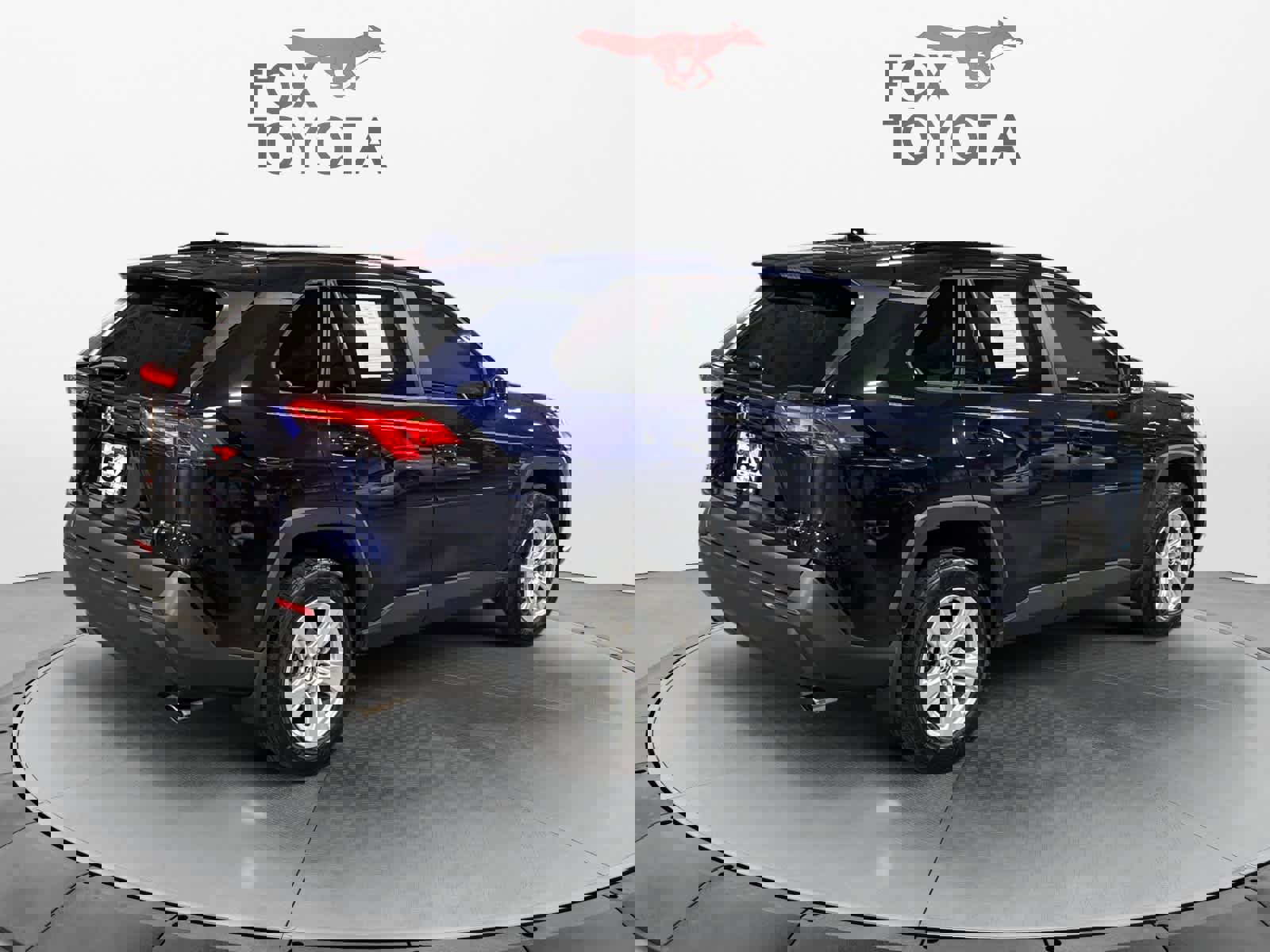 Used 2019 Toyota RAV4 XLE w/ Convenience Package FWD image 6