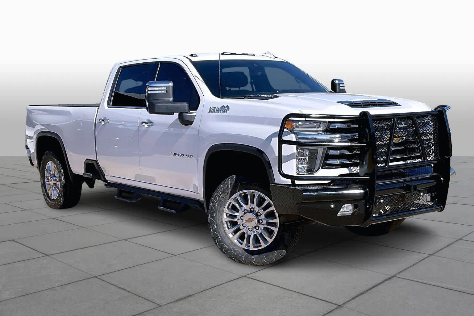 Used 2022 Chevrolet Silverado 2500 High Country w/ Technology Package image 4