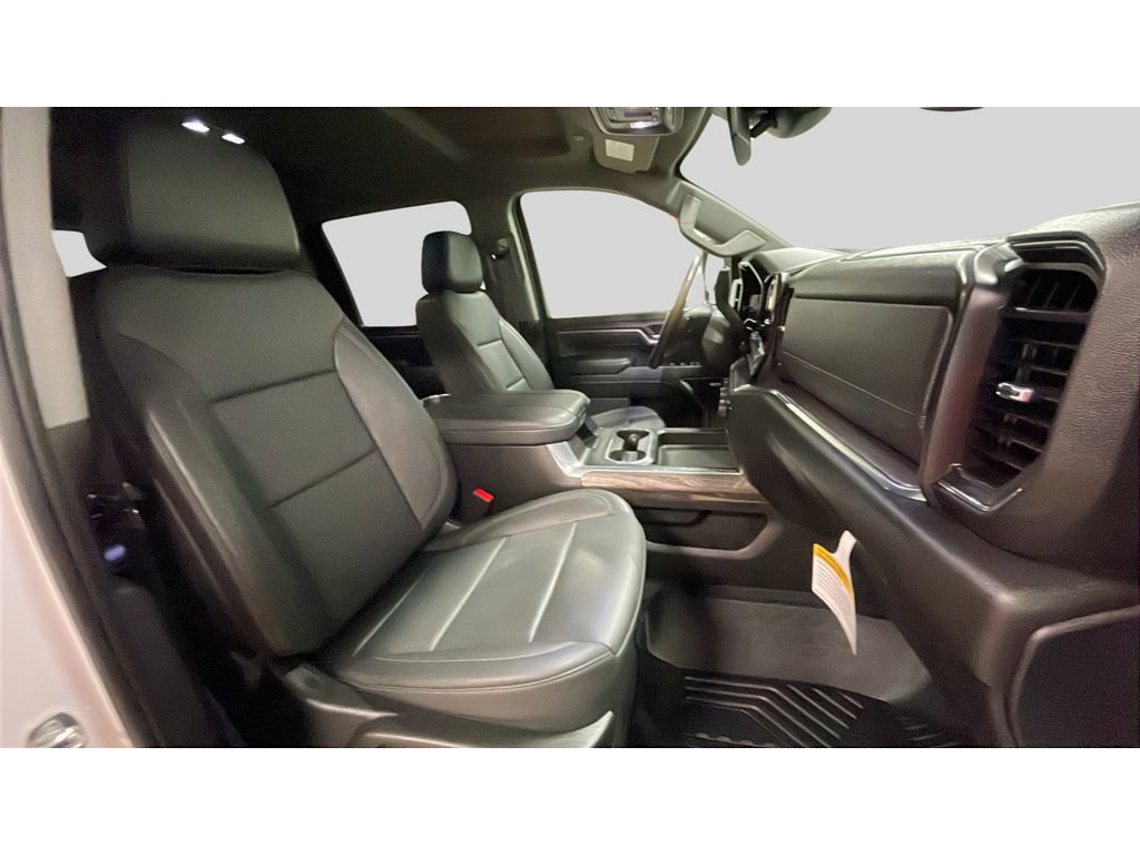 Used 2025 Chevrolet Silverado 3500 LTZ w/ LTZ Plus Package image 16