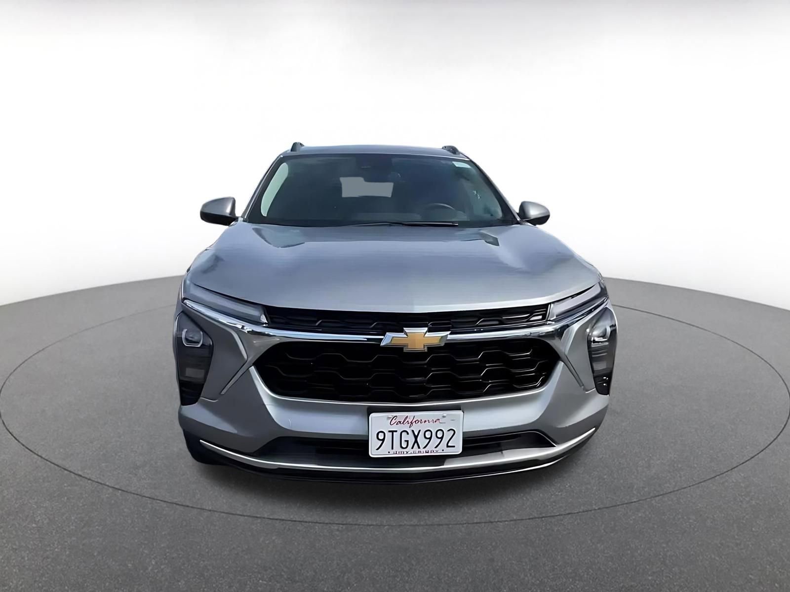 Used 2025 Chevrolet Trax LT w/ LT Convenience Package image 4