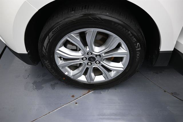 Certified 2024 Ford Edge Titanium AWD/4WD image 18