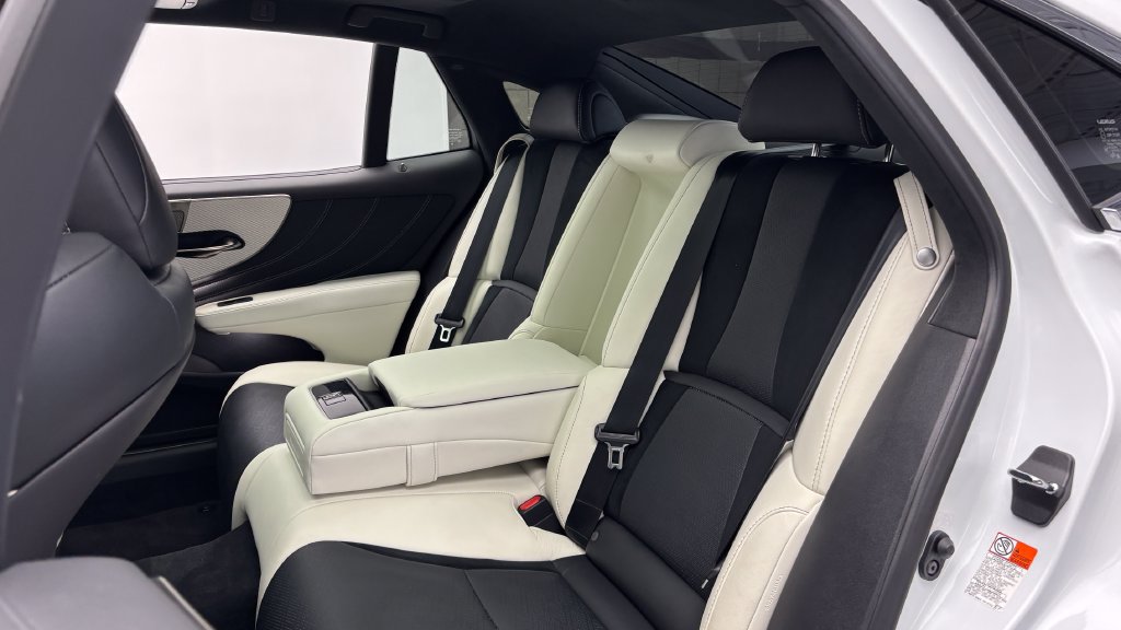 Used 2022 Lexus LS 500 F Sport AWD/4WD image 43