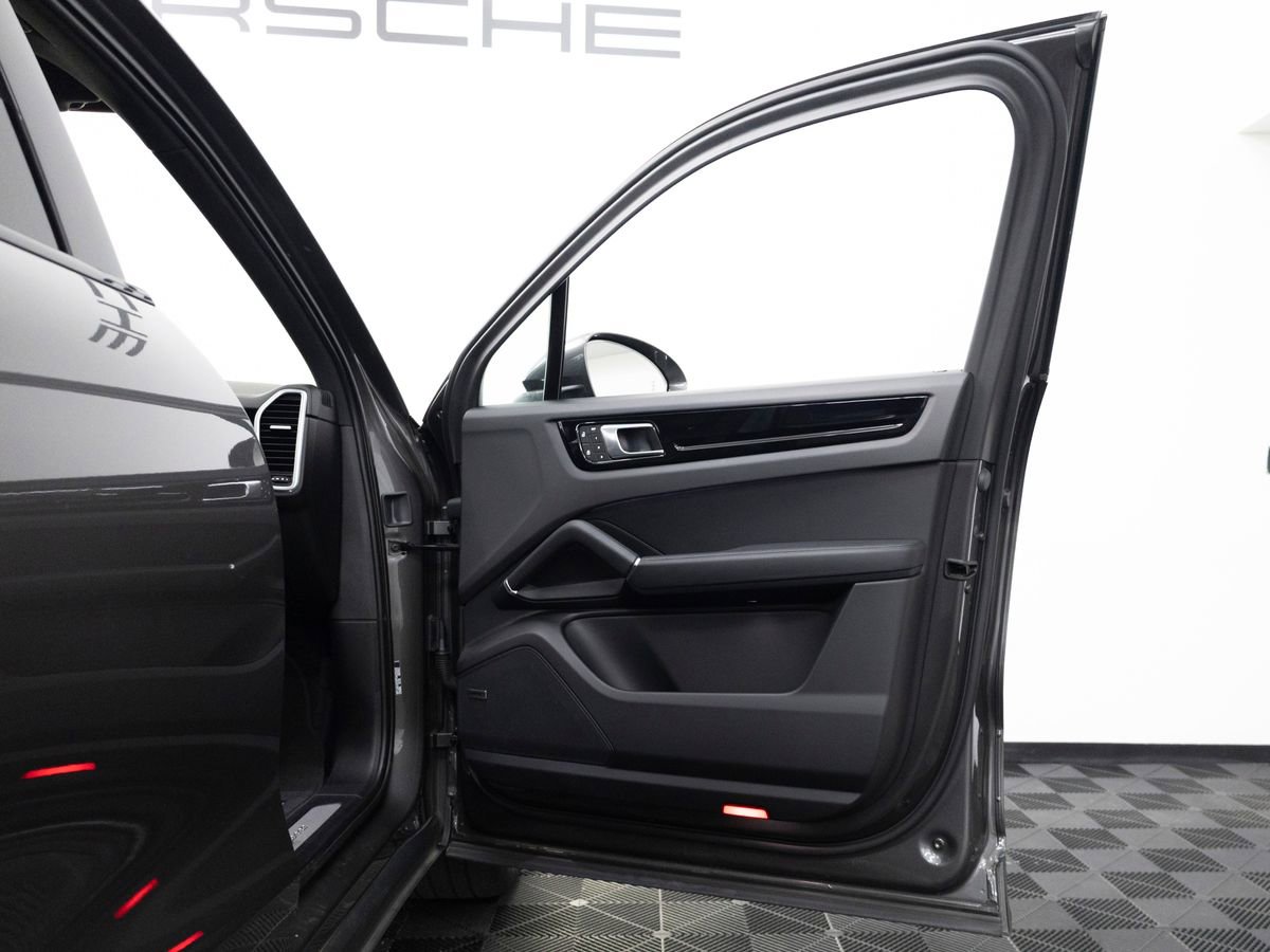 Certified 2023 Porsche Cayenne image 33