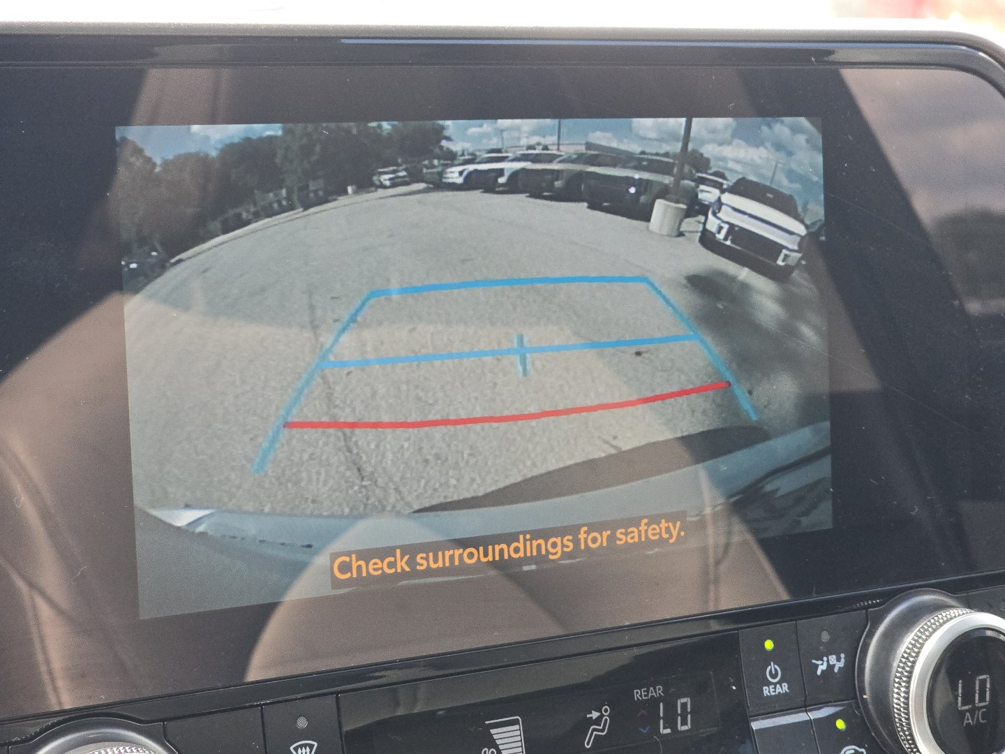 Used 2025 Toyota Highlander XLE AWD/4WD image 30