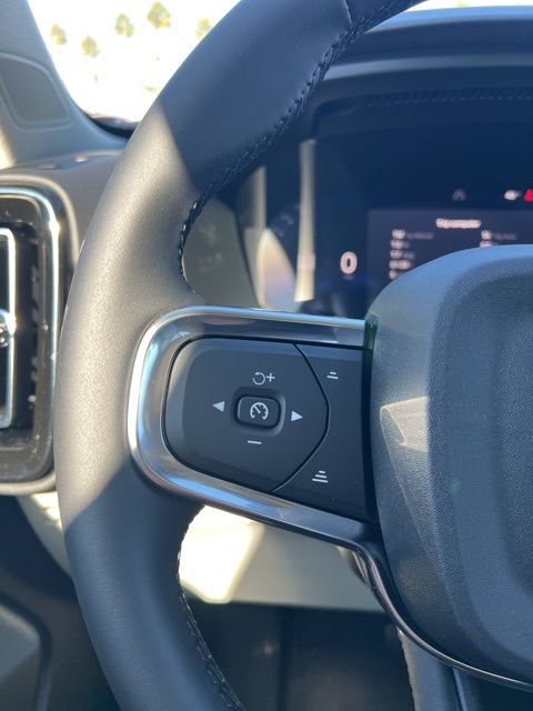 New 2026 Volvo XC40 B5 Plus w/ Protection Package Premier AWD/4WD image 14