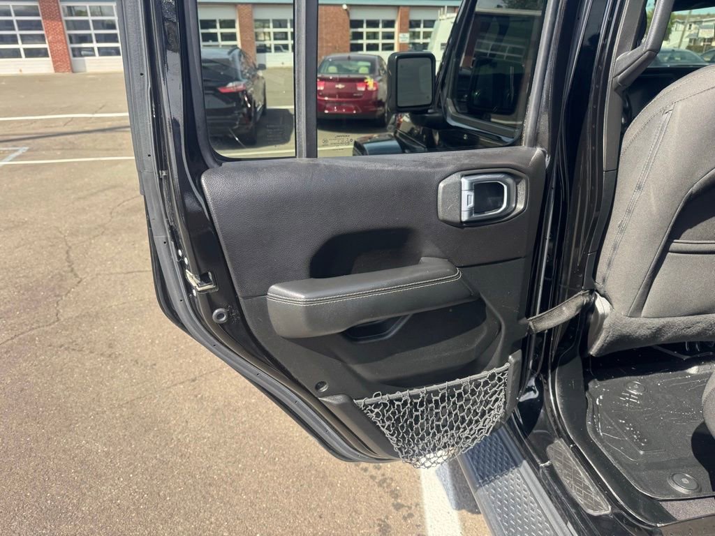 Used 2020 Jeep Gladiator Overland AWD/4WD image 29