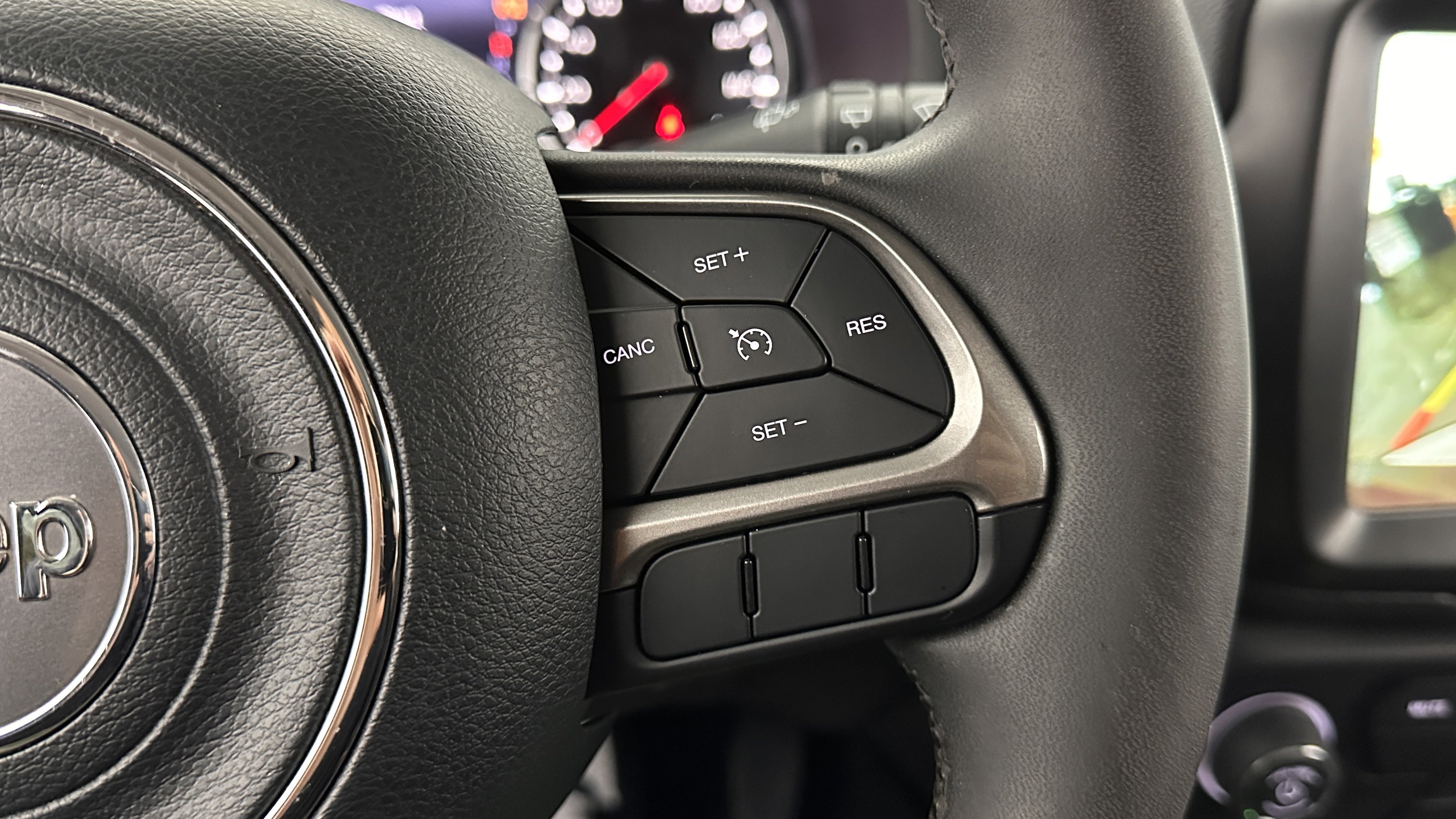 Used 2022 Jeep Renegade Latitude AWD/4WD image 21
