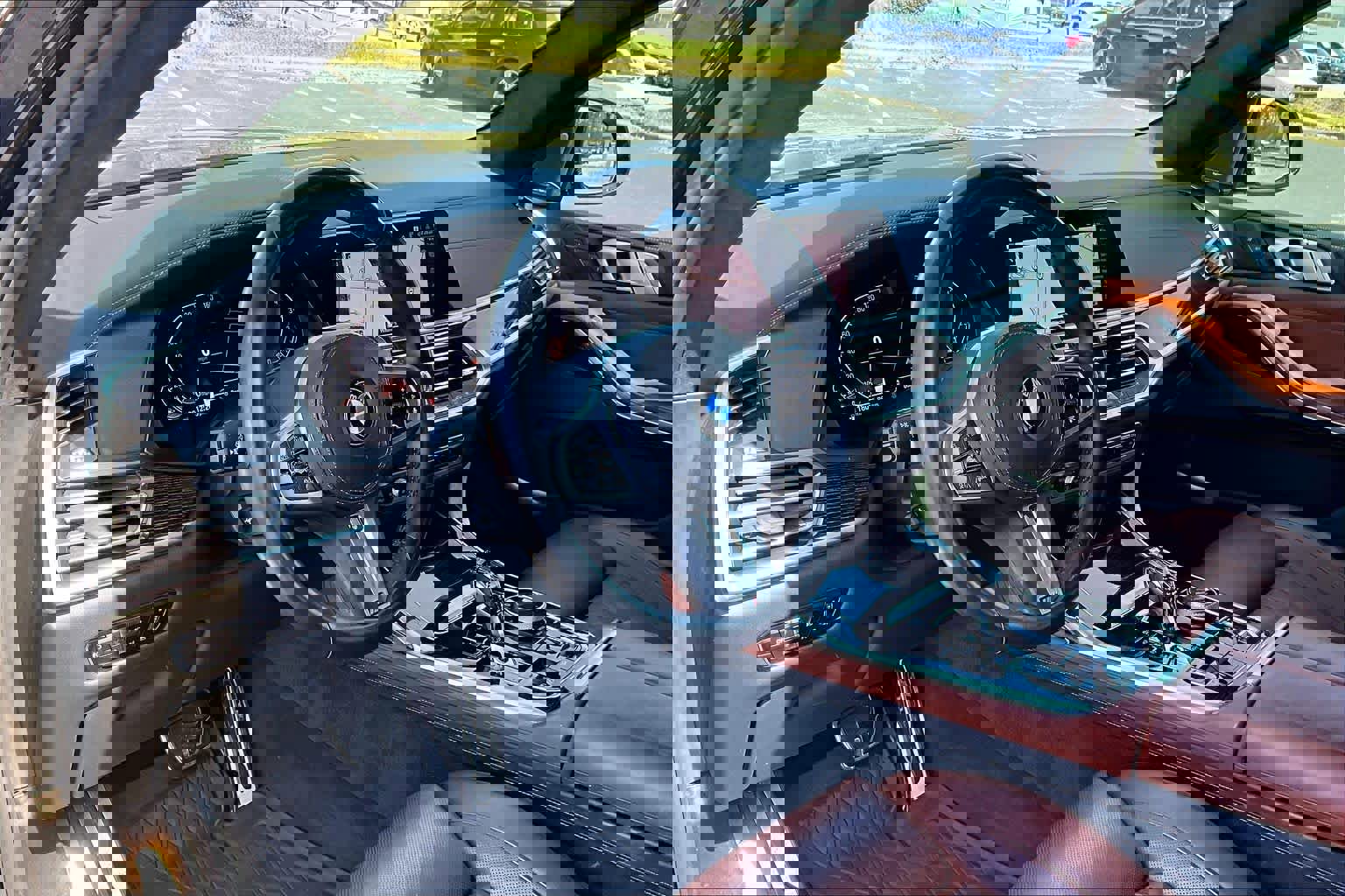 Used 2019 BMW X7 xDrive50i w/ M Sport Package image 18