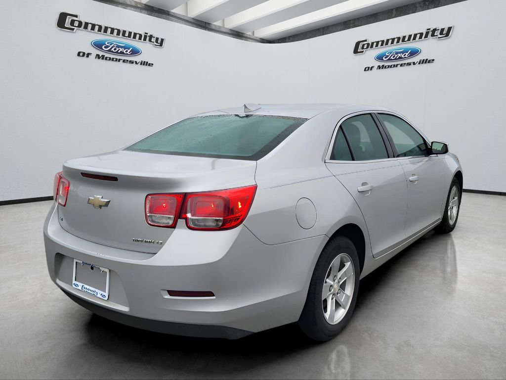 Used 2016 Chevrolet Malibu LT image 8