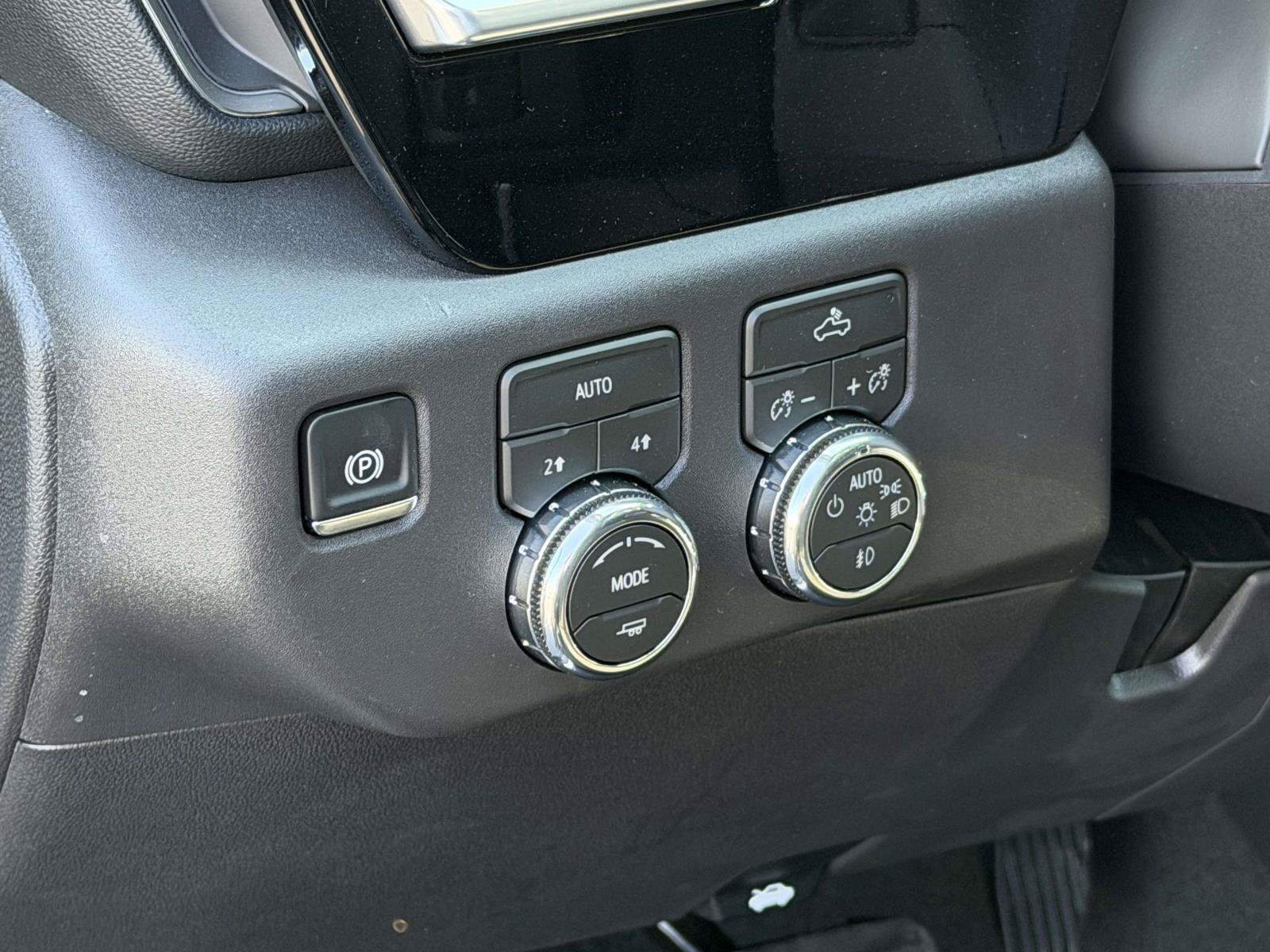 New 2026 GMC Sierra 1500 Elevation w/ Preferred Package AWD/4WD image 18