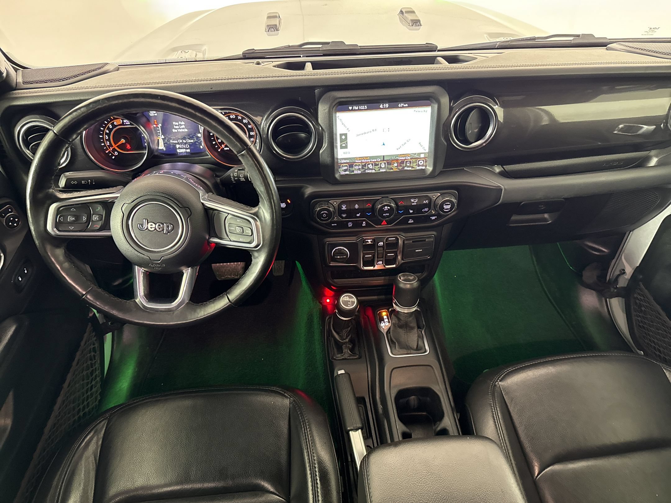 Used 2022 Jeep Wrangler Unlimited Sahara AWD/4WD image 25