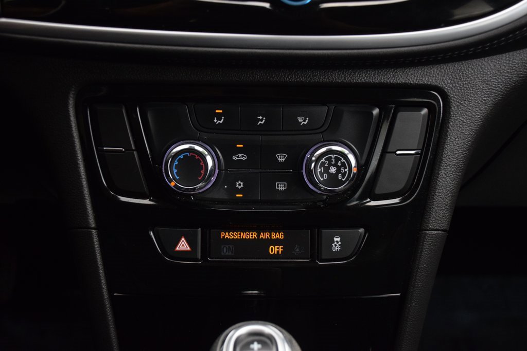 Used 2022 Buick Encore Preferred w/ Safety Package image 27