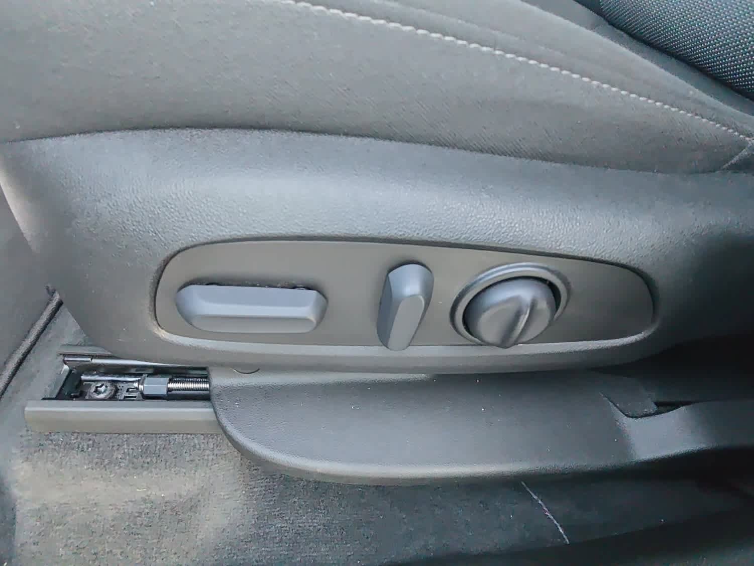 Used 2023 Chevrolet Traverse LT AWD/4WD image 39