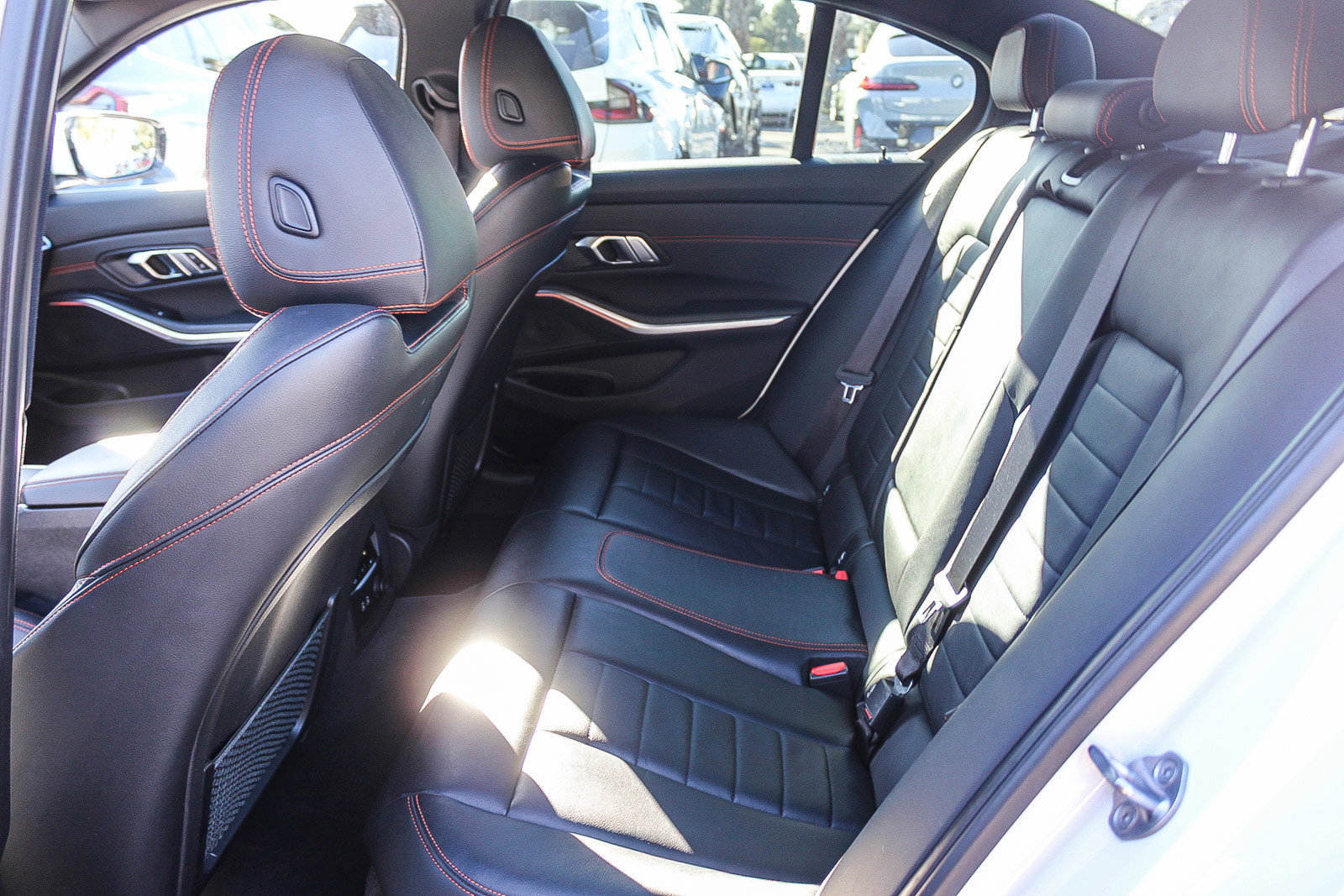 Used 2019 BMW 330i Sedan w/ Premium Package image 18