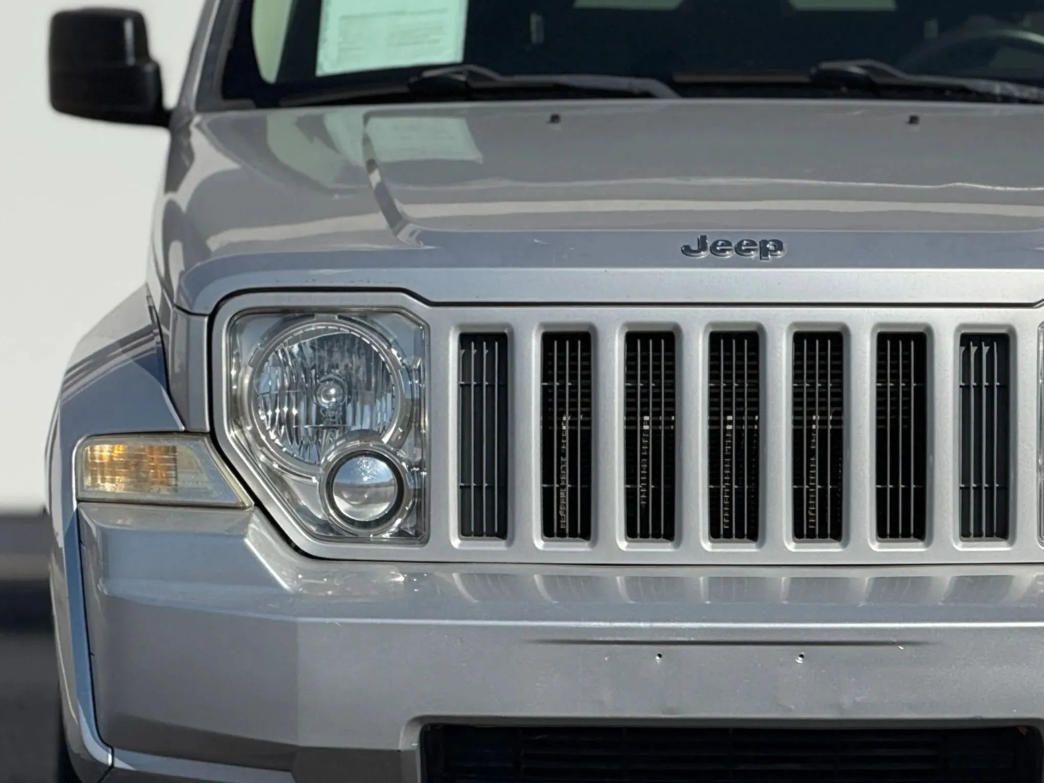 Used 2011 Jeep Liberty Sport image 11