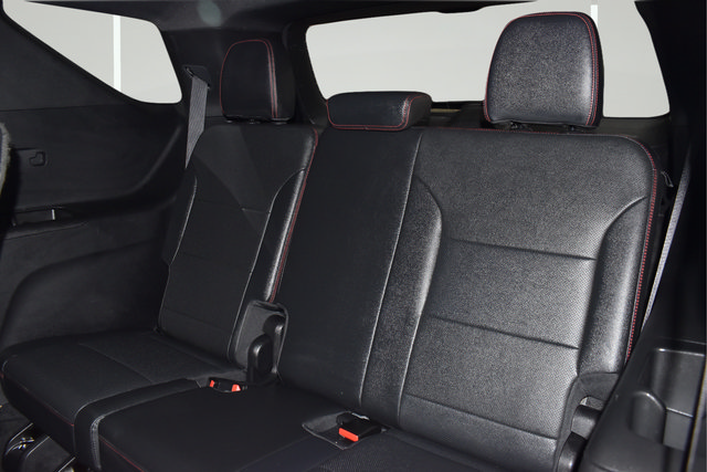 Used 2024 Chevrolet Traverse RS w/ LPO, Floor Liner Package AWD/4WD image 15