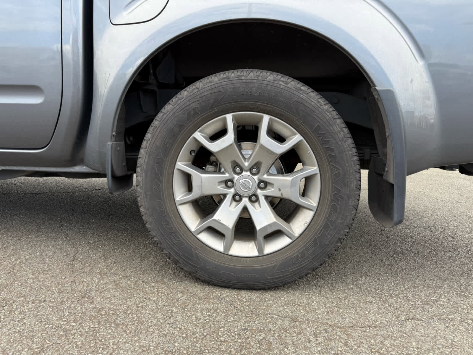 Used 2020 Nissan Frontier SV image 5