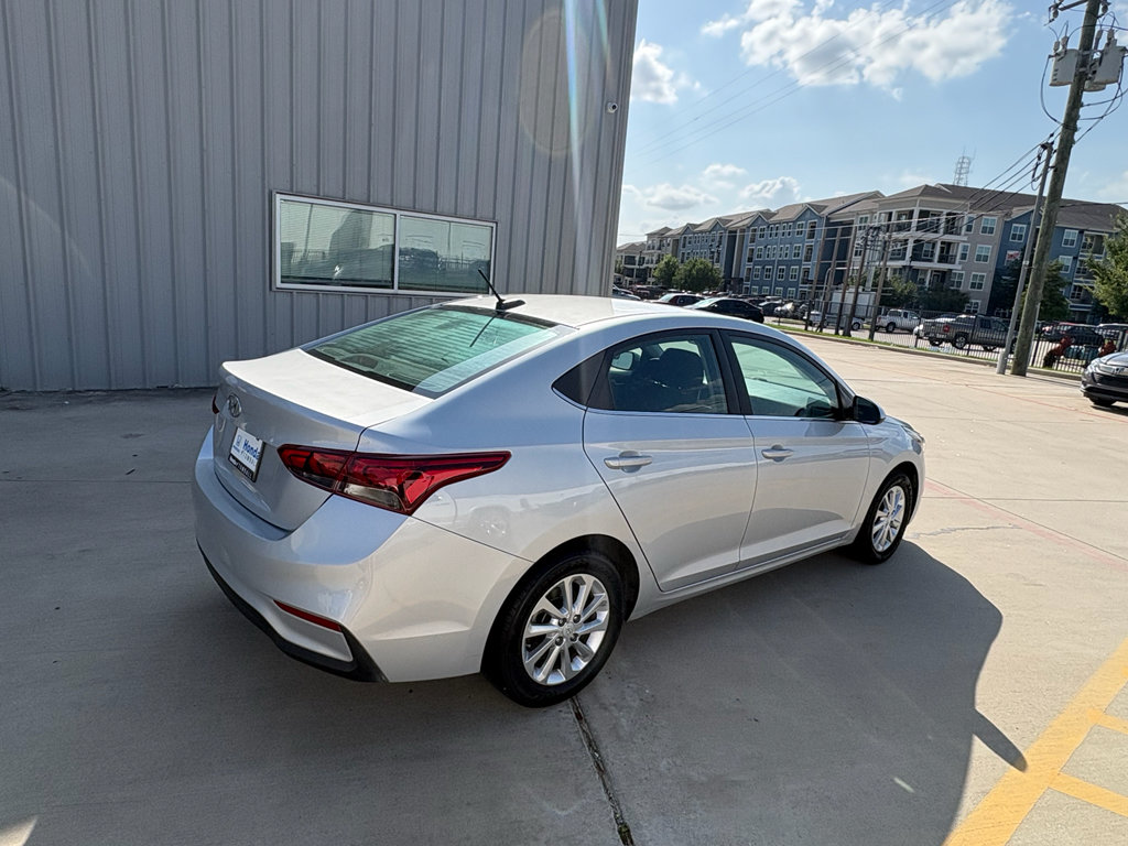 Used 2022 Hyundai Accent SEL FWD image 7