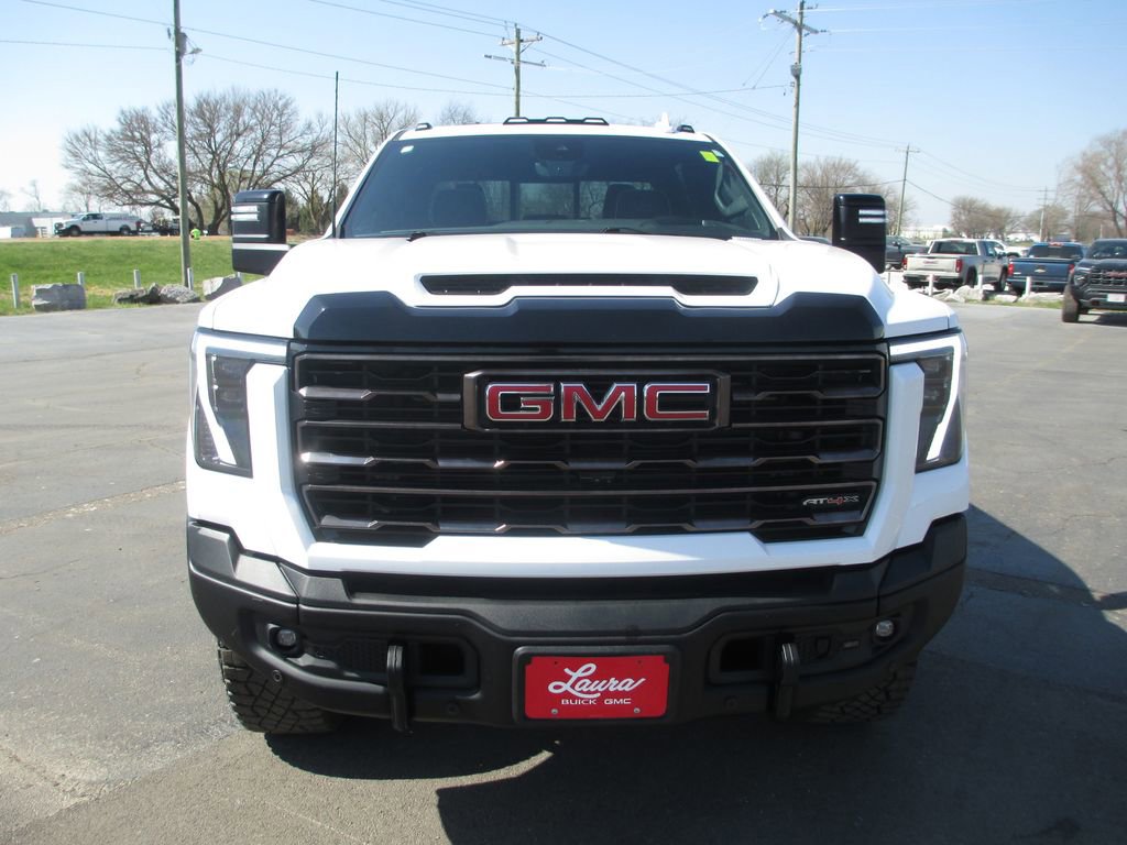 Used 2025 GMC Sierra 2500 AT4X w/ AT4X AEV Edition image 13
